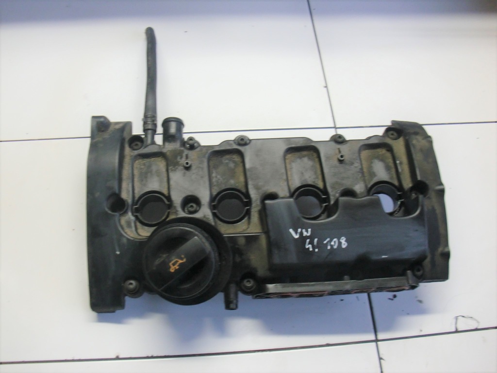 фото №1, Audi a3 8p 2.0fsi крышка клапанов