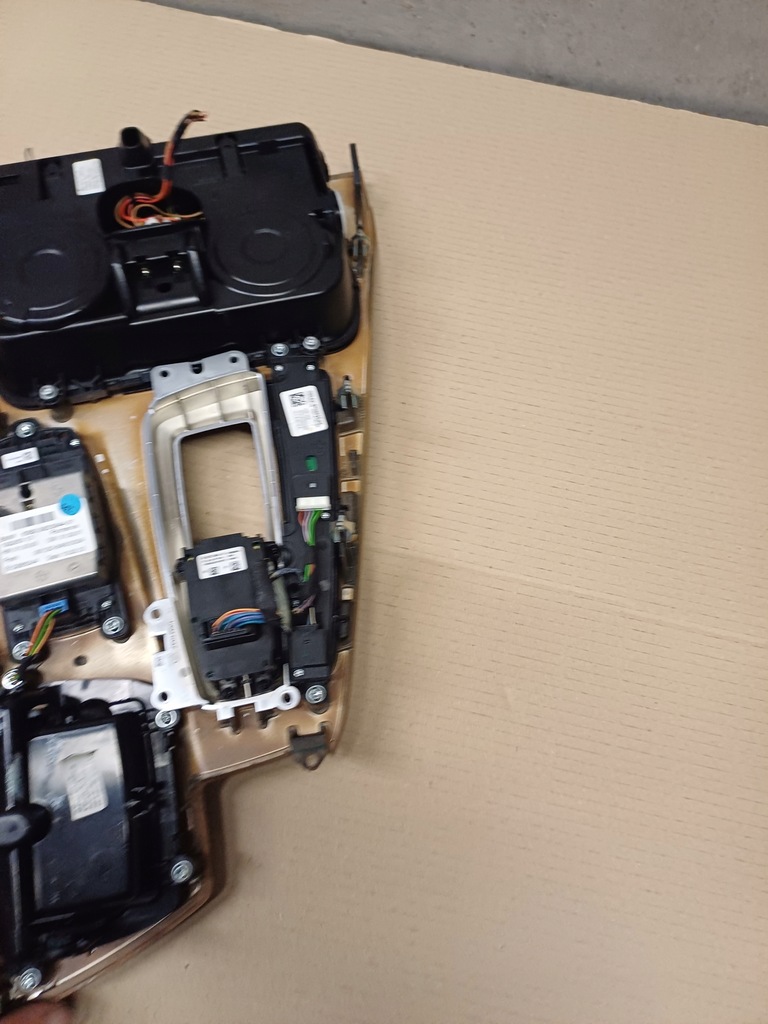 фото №8, Рамка dekor домкрата перемикання передач bmw 5 f10 f11 nr. 9206383 комплектна