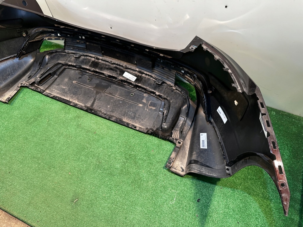 Porsche taycan 9j1 бампер задняя задний 9j1807221d Киев