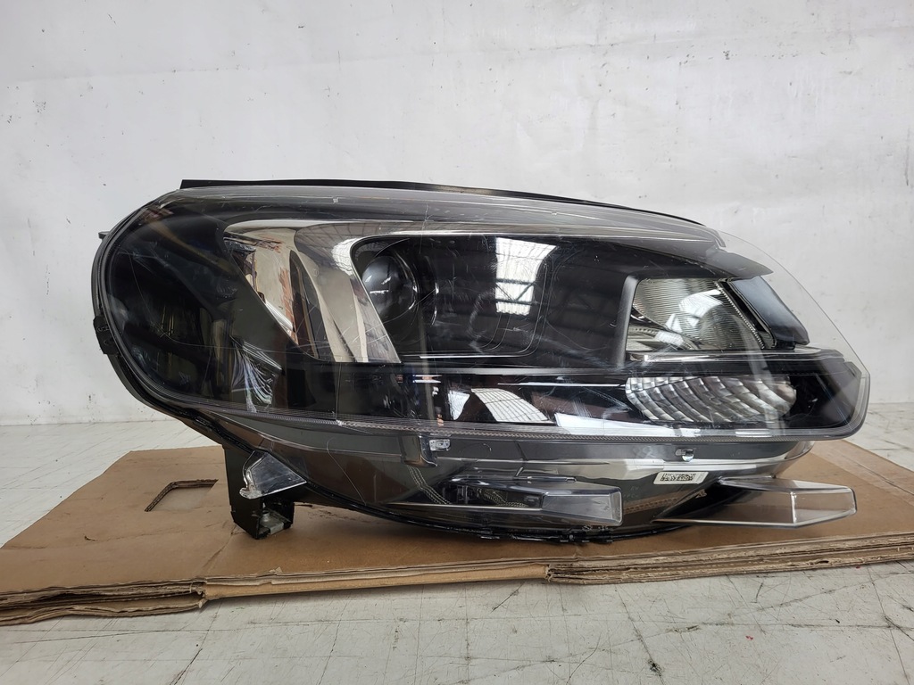 фото №1, Права лампа перед opel vivaro c iii zafira d life