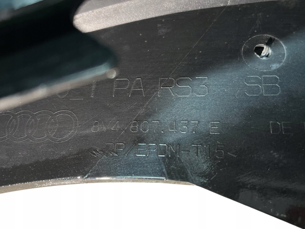 Бампер, решітка , решітка радіатора, ґрати audi rs-3/rs3 8v4 рестайлінг  8v4807437e 666. Київ