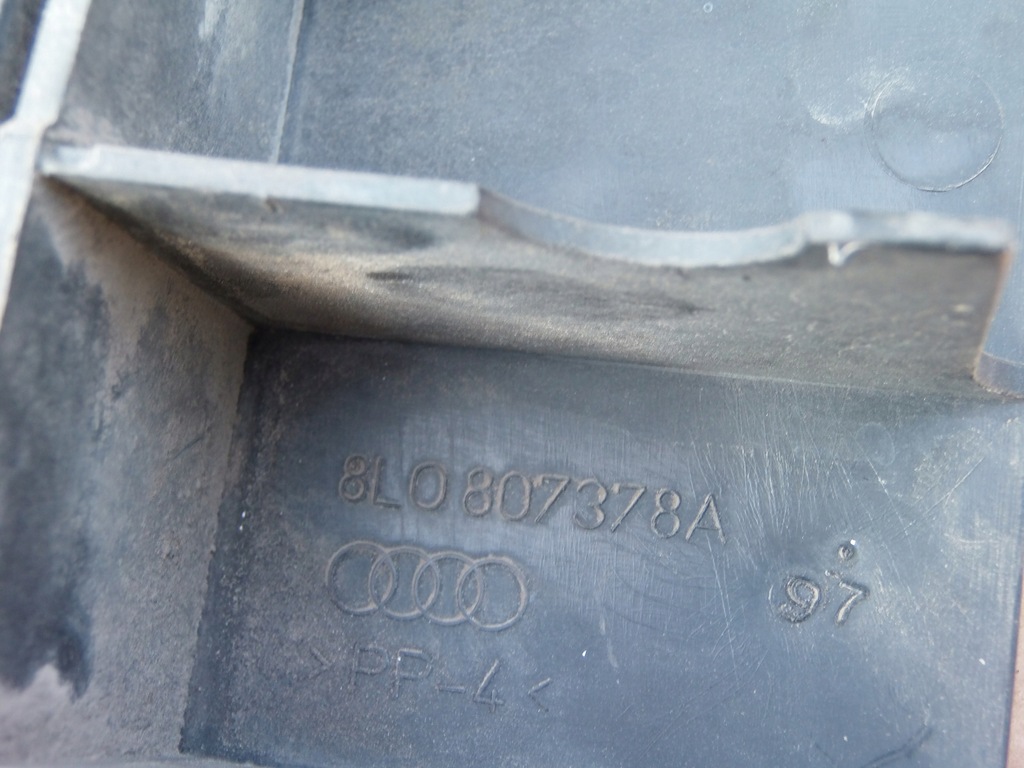 фото №6, Напрямна кронштейн бампера правий задня 8l0807378 audi a3 8l 3 двері