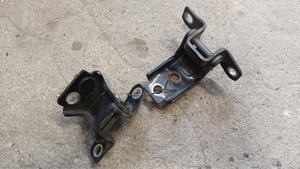 фото №1, Mazda 3 bm 13-18 петля дверь левый задняя задний