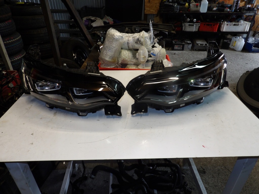 фото №1, Лампа передня перед лампи передні 260606722r 260100184r talisman