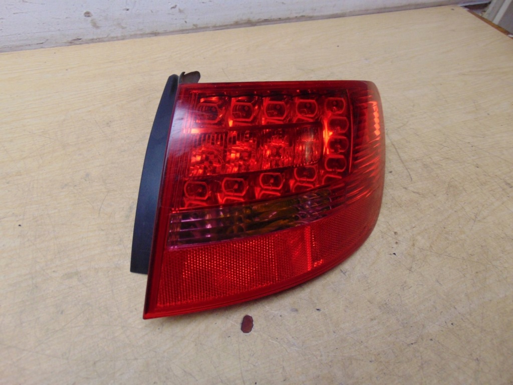 Фара правий задній audi a6 c6 універсал led оригінал. європа в Україні