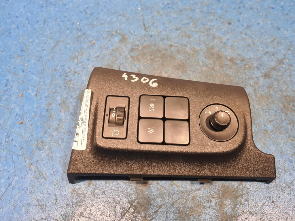 Купити Peugeot 301 перемикач дзеркал fc1p