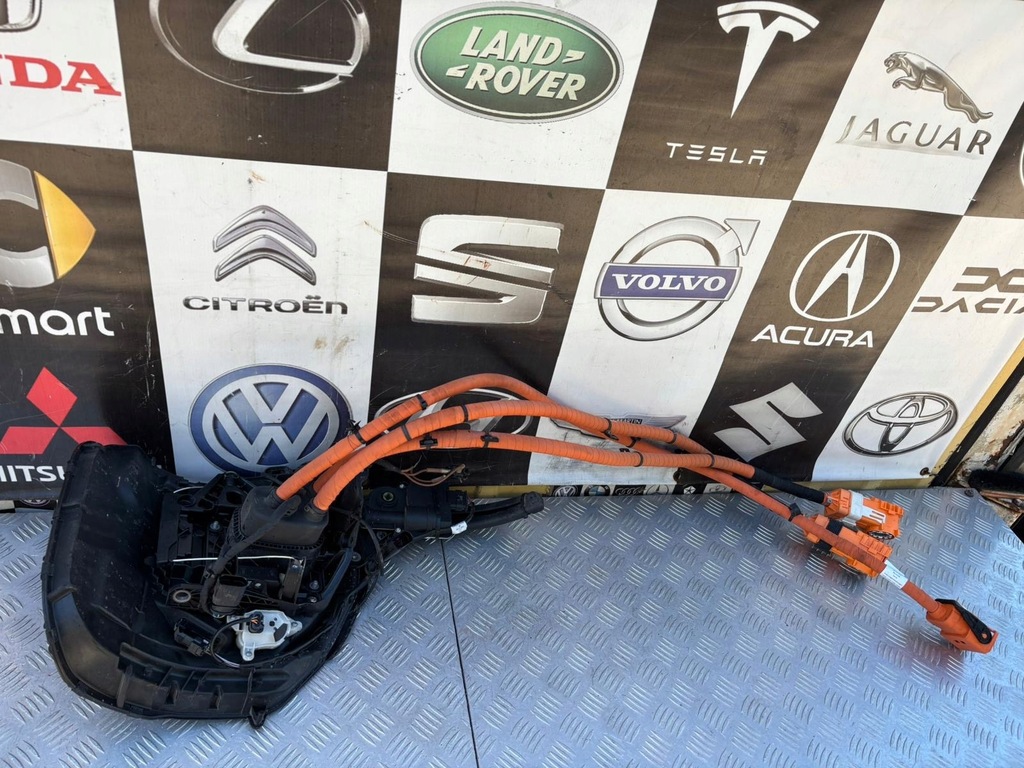 фото №6, Porsche taycan 4s разъём зарядки правое механизм открывания 9j1821942e