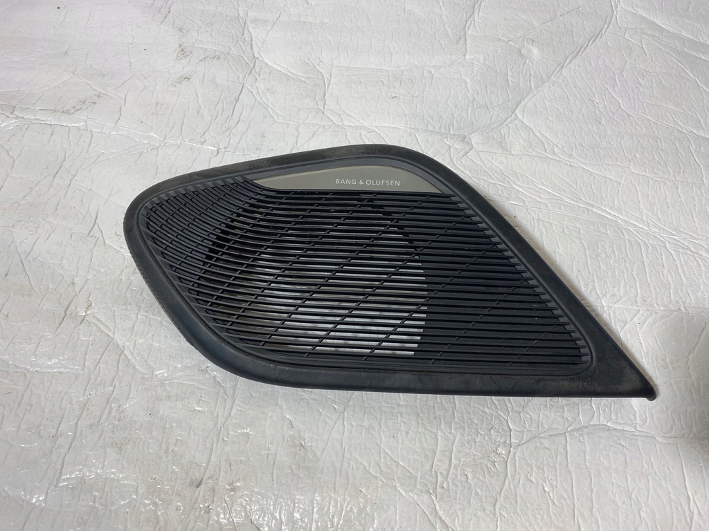фото №1, Audi r8 права захист динаміка bang & olufsen 4s1868092c