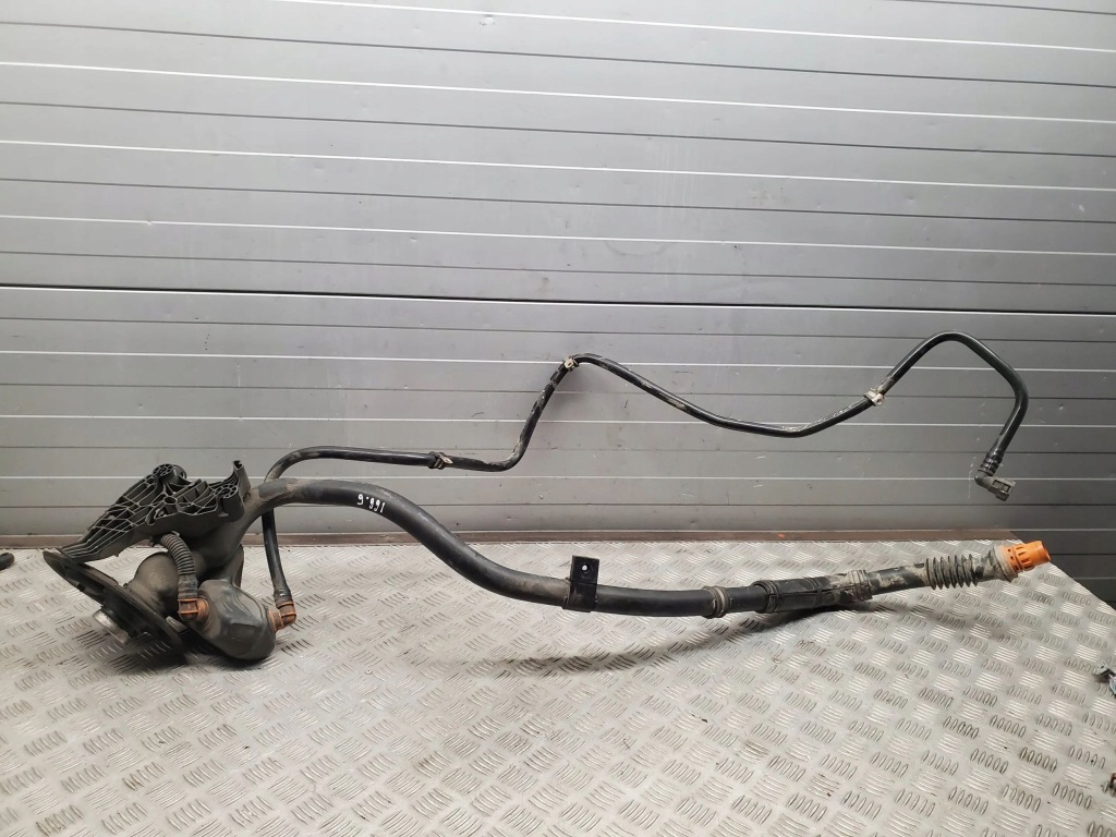 Купить Mercedes-benz gl x166 2014 с задний труба заливной топлива