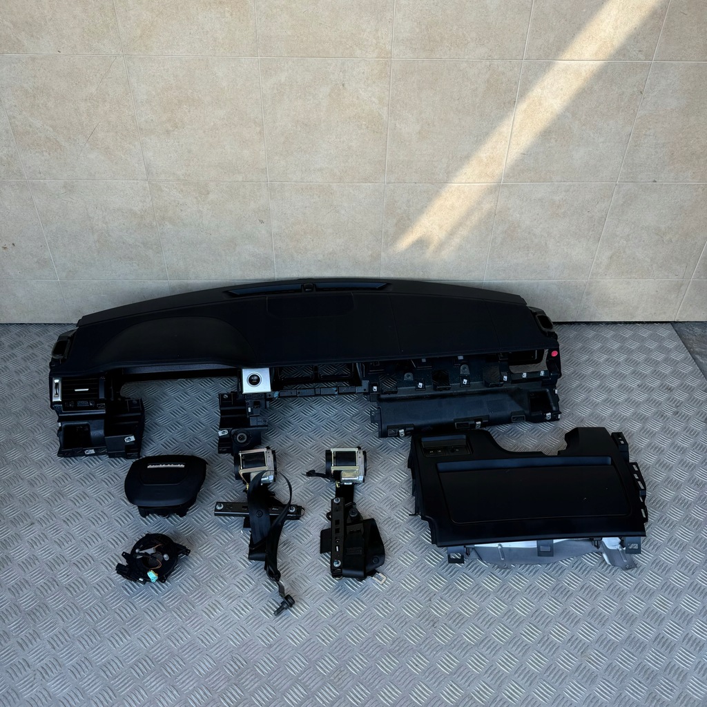 фото №1, Панель приладів комплектна подушка безпеки консоль ремені панель приладів range rover evoque i lift