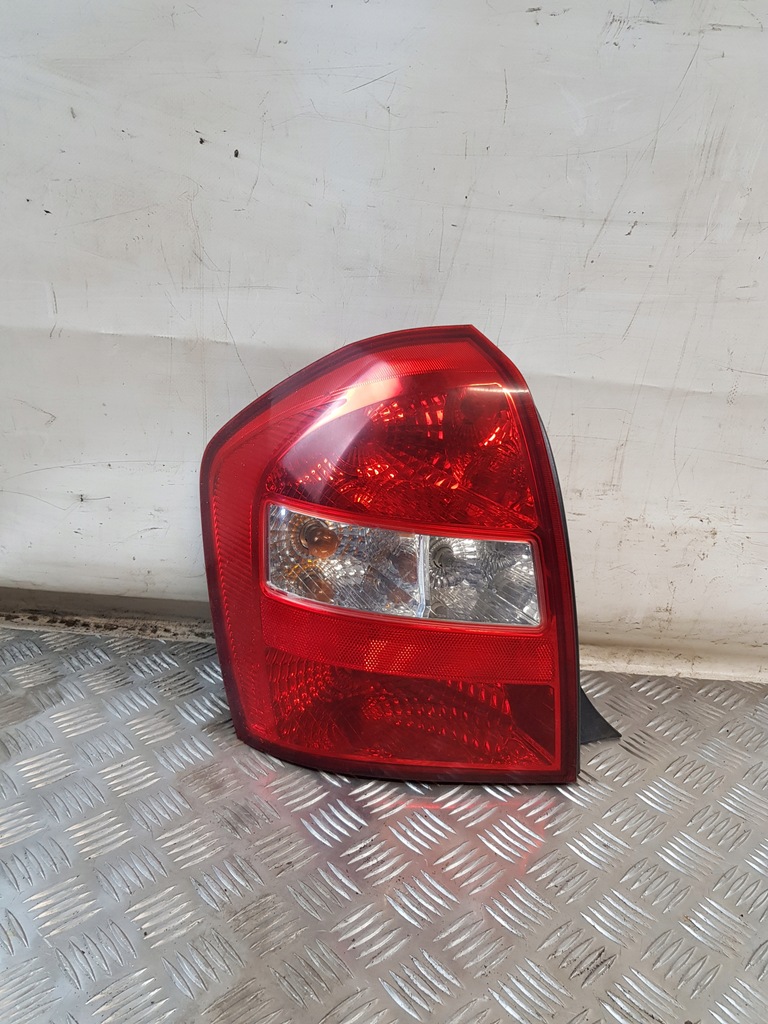 фото №1, Лампа левая задняя kia cerato 05r- хэтчбек eu