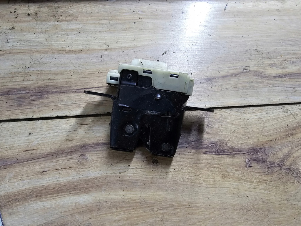 фото №1, Замок крышки clio iii hb