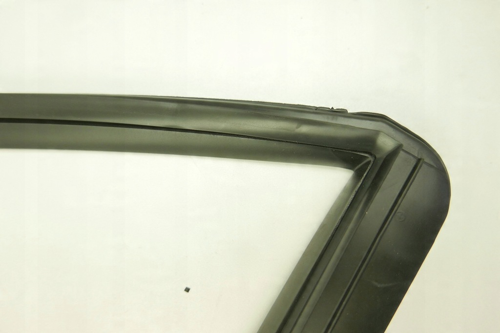 фото №5, Прокладка задней стекло mitsubishi mb889263