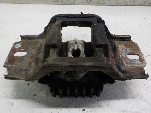 фото №1, Mazda 2 подушка коробки передач