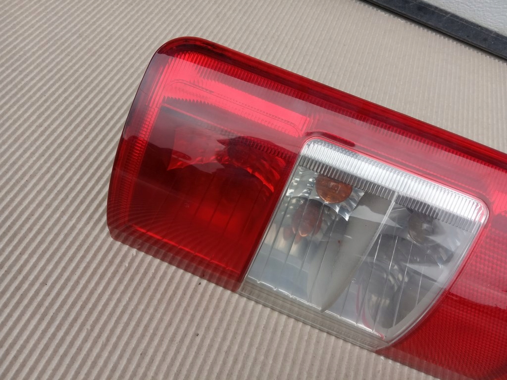 фото №6, Ford tourneo transit connect 03-06 лампа правый задняя