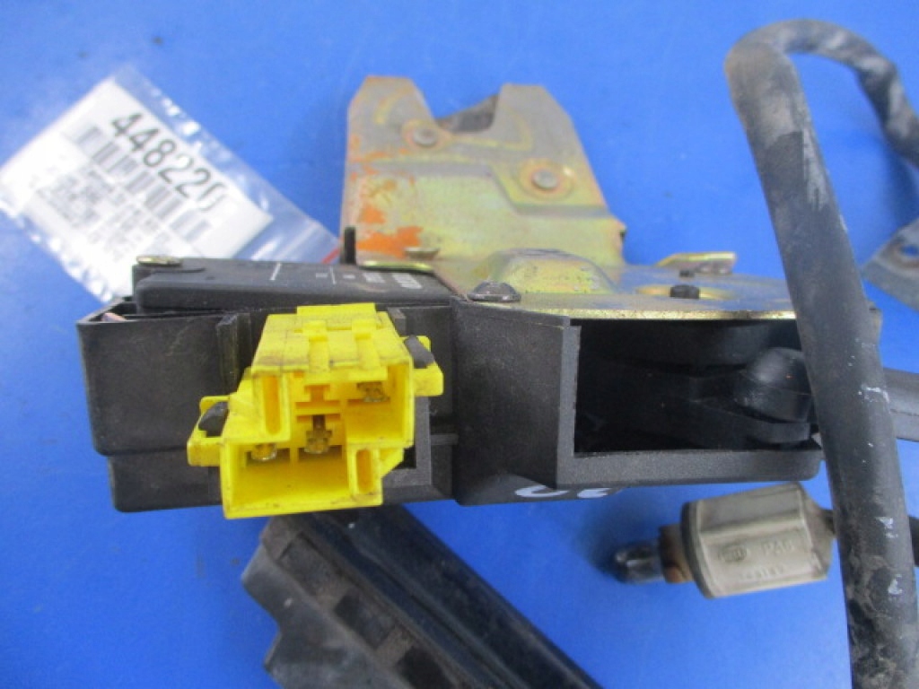 фото №6, Volvo s80 i замок крышки задняя 9170974 микровыключатель