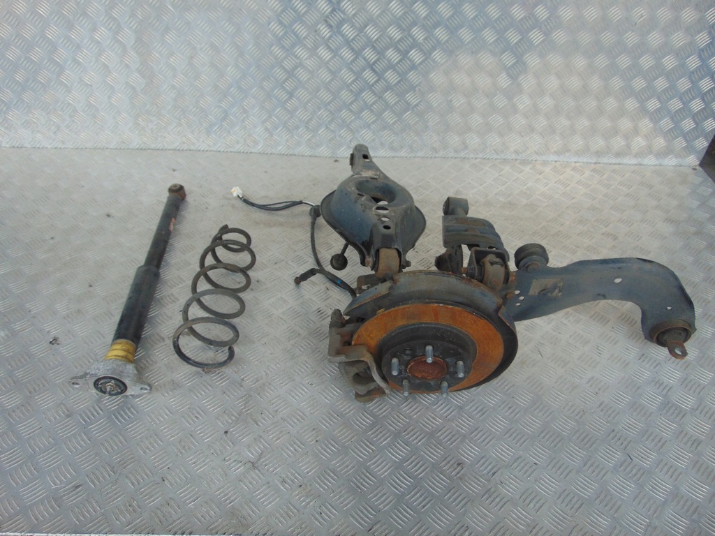 фото №1, Mazda 3 iii амортизатор поворотный кулак левая задняя 17-