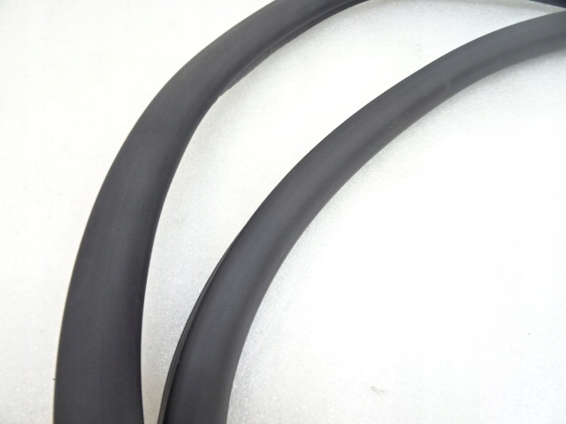 фото №3, Citroen ds7 правая прокладка дверь передних перед