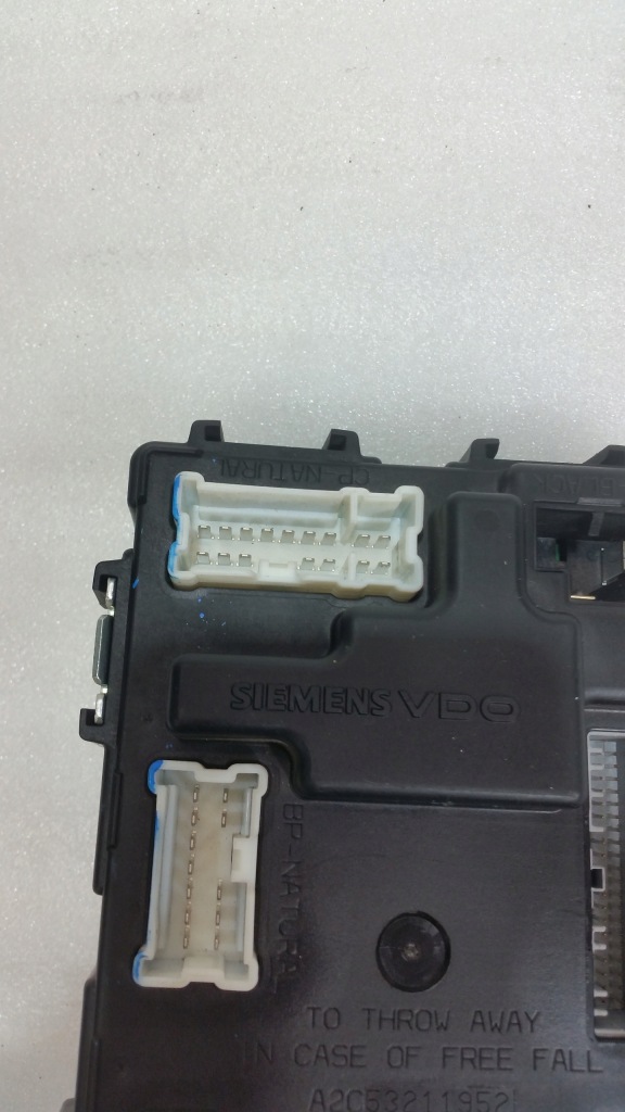 фото №4, Renault оригинальный номер 284b11681r