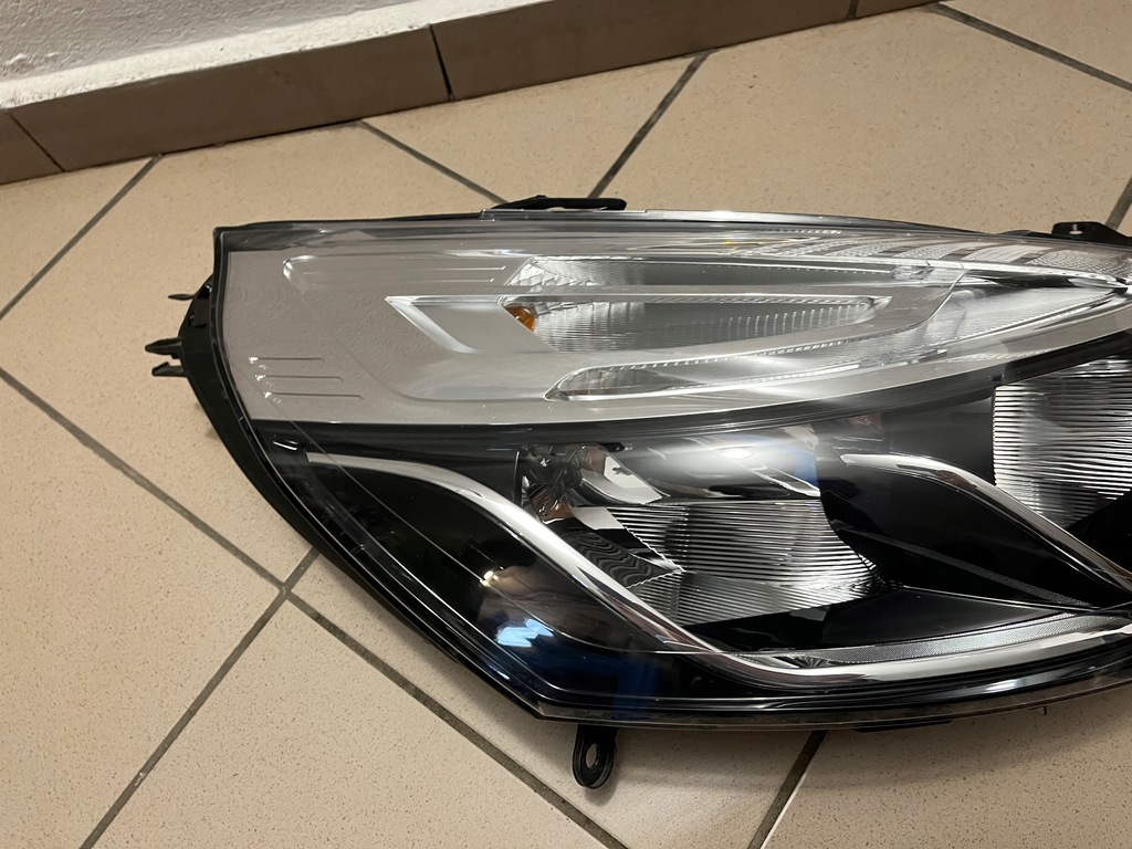 фото №4, Лампа передняя перед правая renault clio iv 4 12- 260103317r