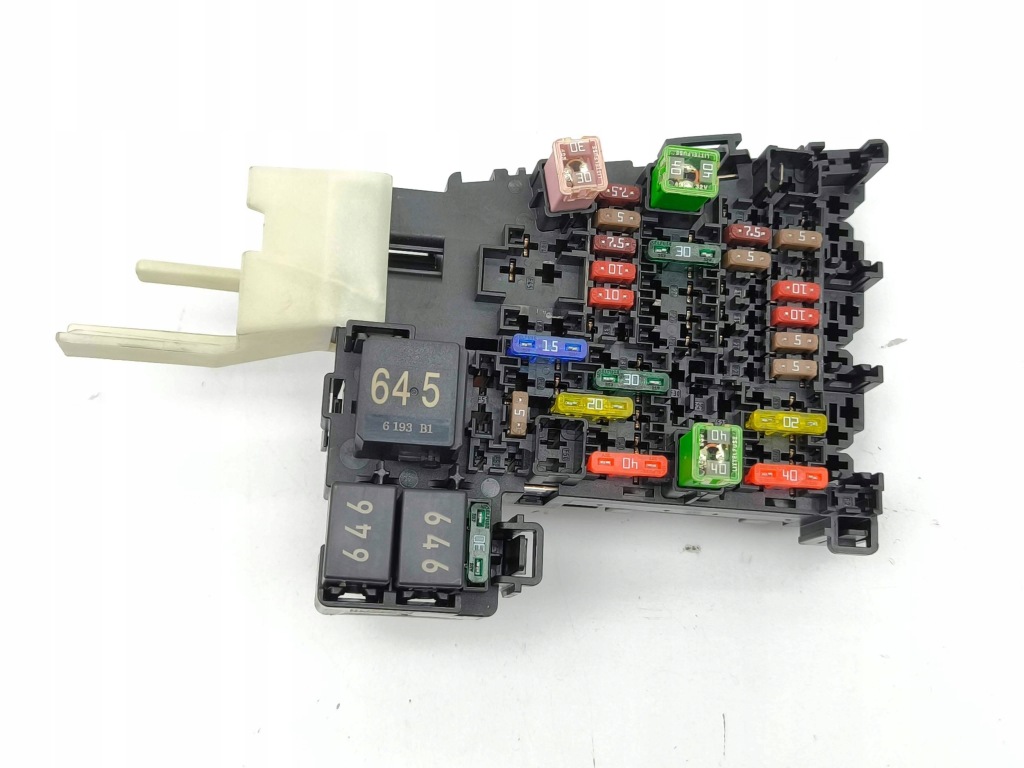 Купить Seat ateca 2017 рамка / модуль предохранителей