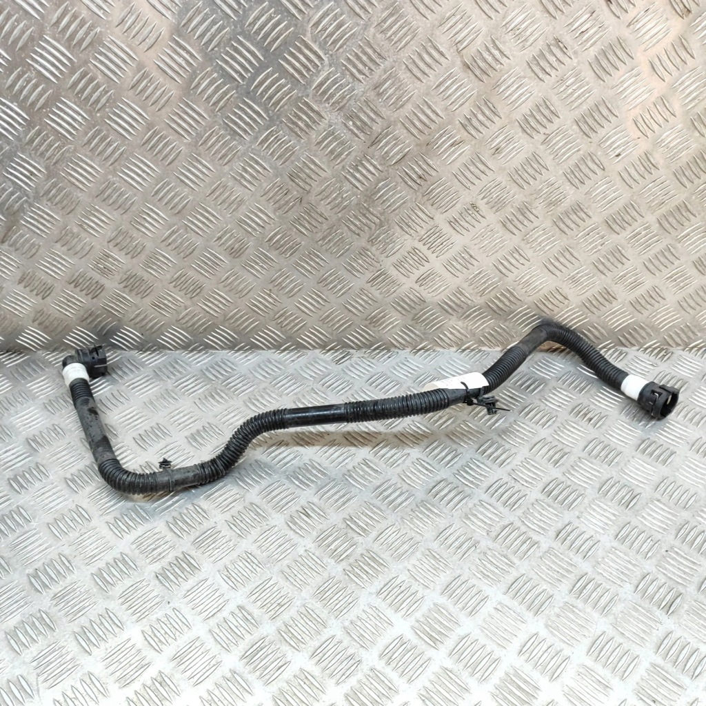 Купить Tesla model y 2023 шланг / пабтрубок  радиатора