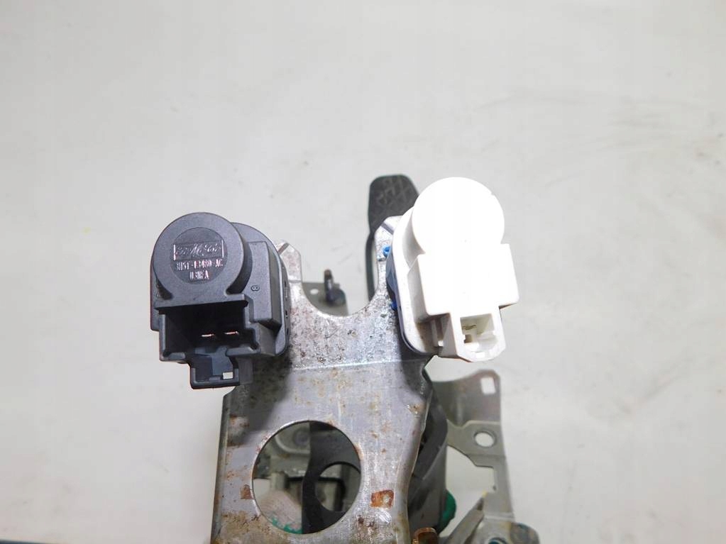 фото №9, Ford fiesta mk7 1.5tdci 2014r педаль тормоза