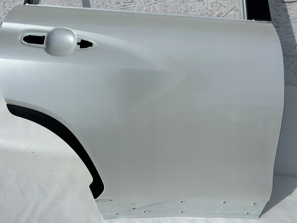 фото №8, Toyota corolla cross дверь правое задние оригинал