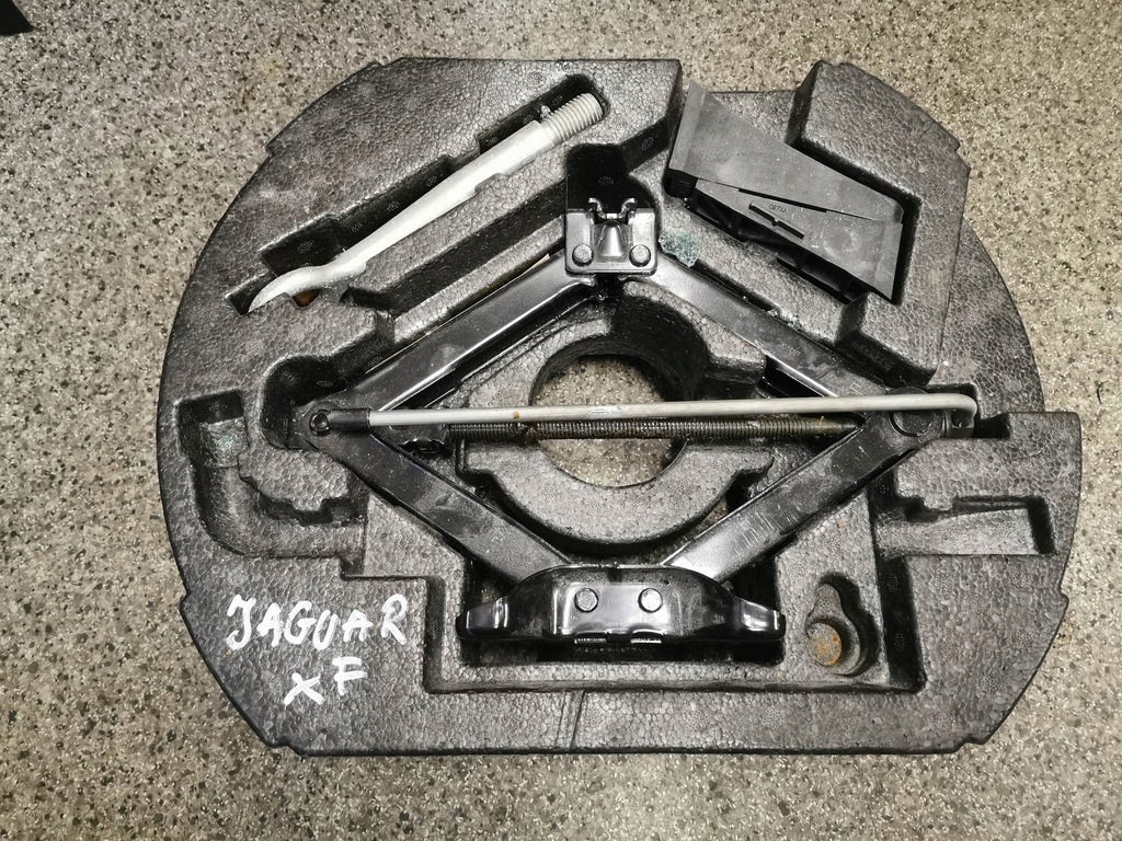 фото №1, Вкладыш багажника домкрат jaguar xf