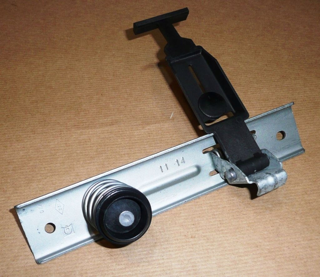 фото №2, Замок капот r clio symbol 8200701114