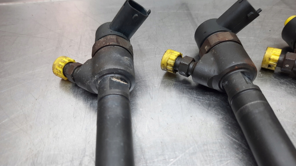 фото №7, Форсунки комплект 30750283 0445110251 volvo s60 v70 ii xc90 2.4d5 185km