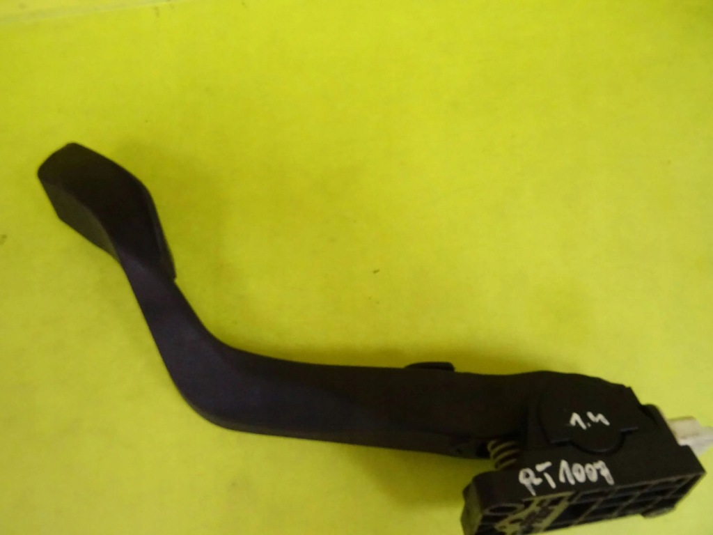 фото №1, Потенциометр газа peugeot 1007 0280752283 nr111