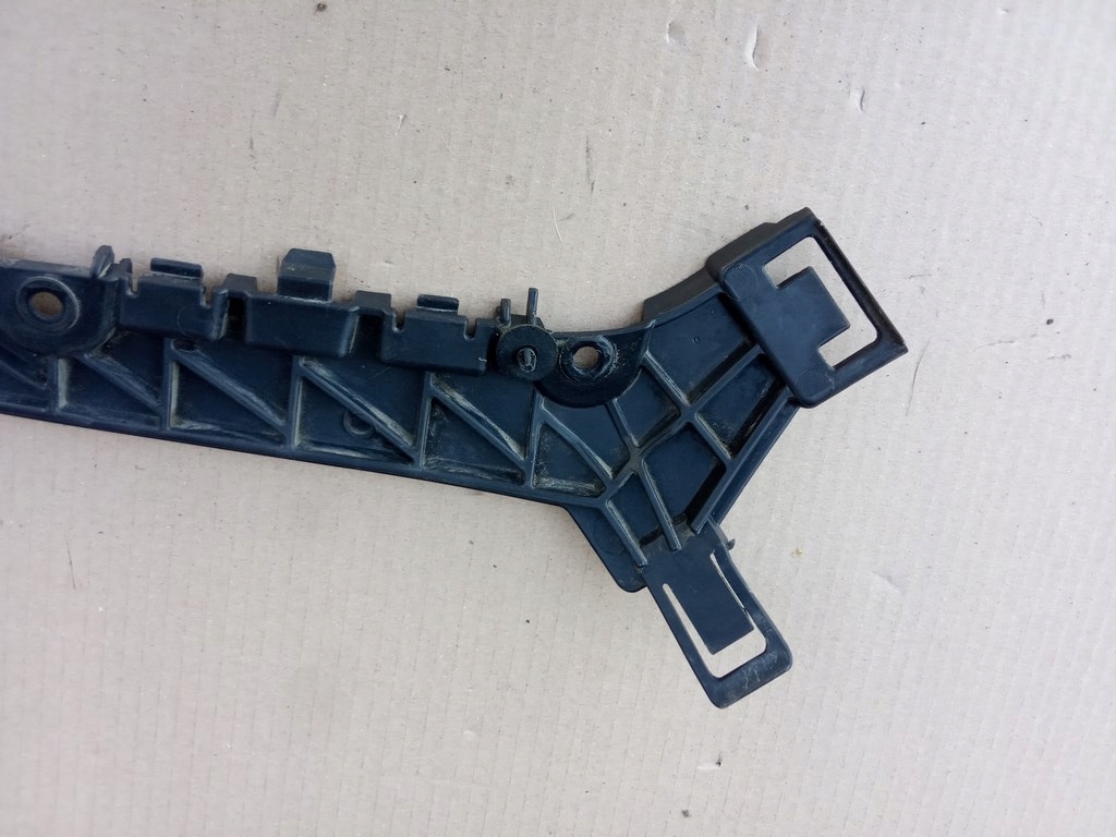 фото №9, Ford b-max 2012-17r.- напрямна бампера правий задня av11-17e850-ad