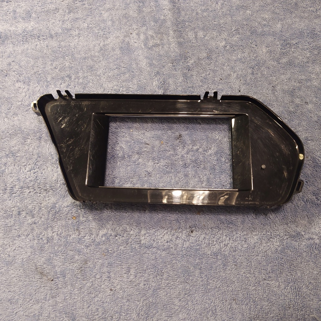 фото №1, Mercedes glk x204 2008- рамка дисплея