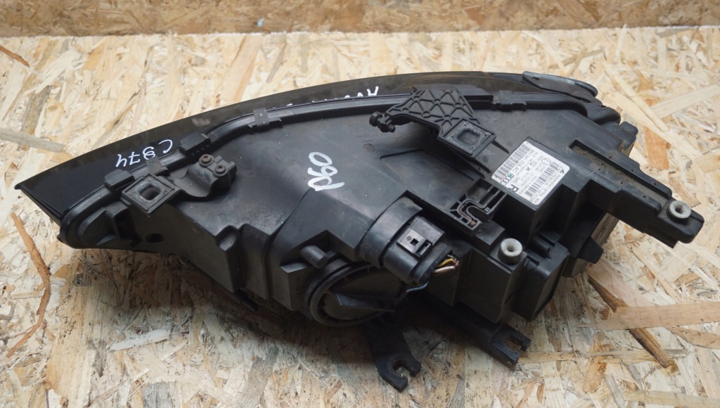 Лампа правий перед audi a4 b8 рестайлінг  8k0941004ac Ціна