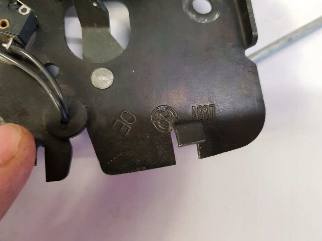 фото №4, Alfa romeo 147 замок крышки багажника b792