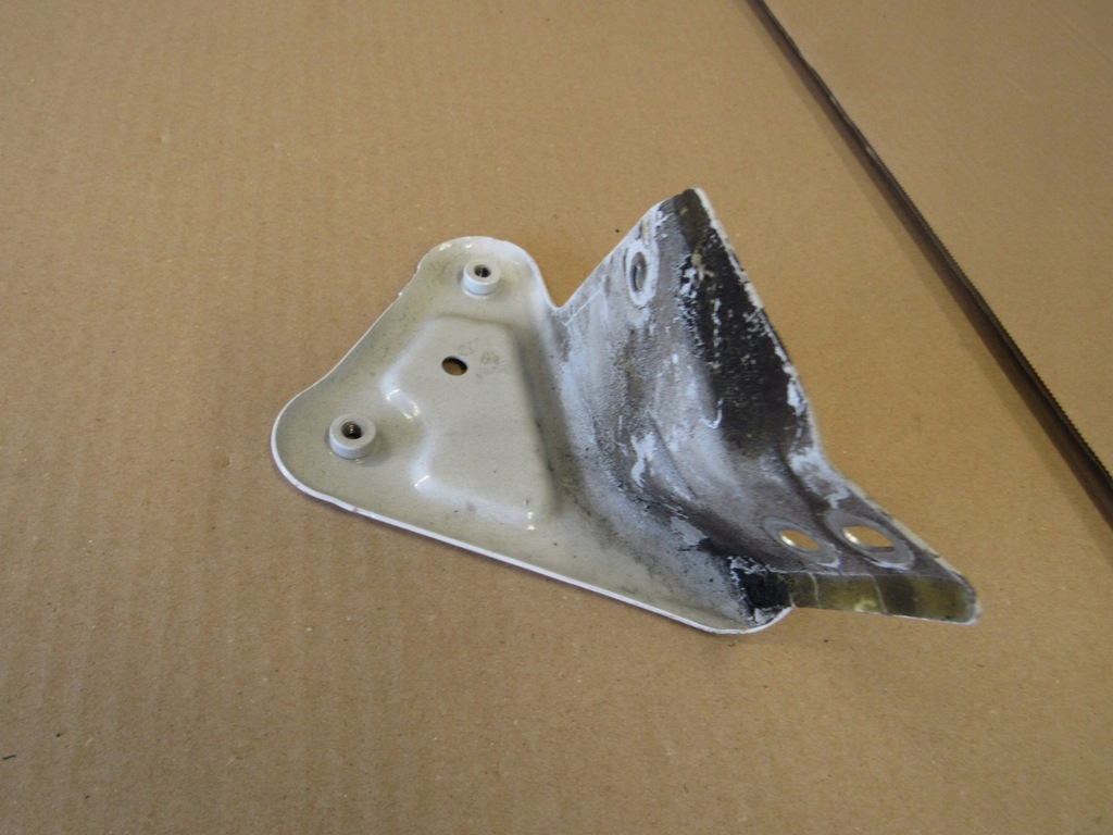 фото №3, Skoda rapid кронштейн крила правий