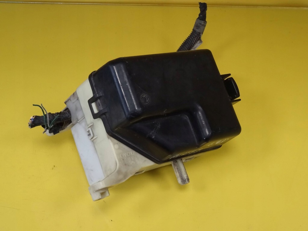 фото №1, Коробка предохранителей toyota yaris nr208