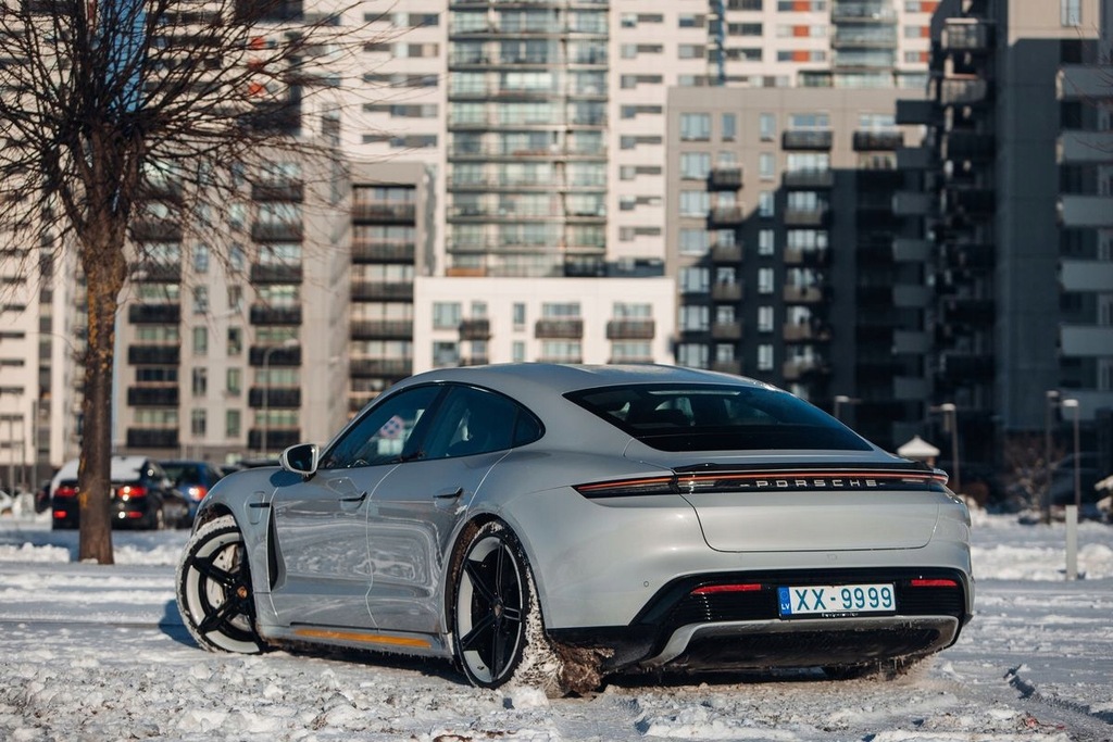 фото №9, Спойлер удлинитель багажник карбон performance aero do porsche taycan