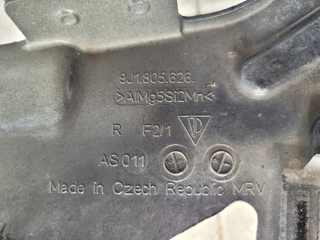 фото №7, Крыло передний правый перед porsche taycan 9j1 9j1805626