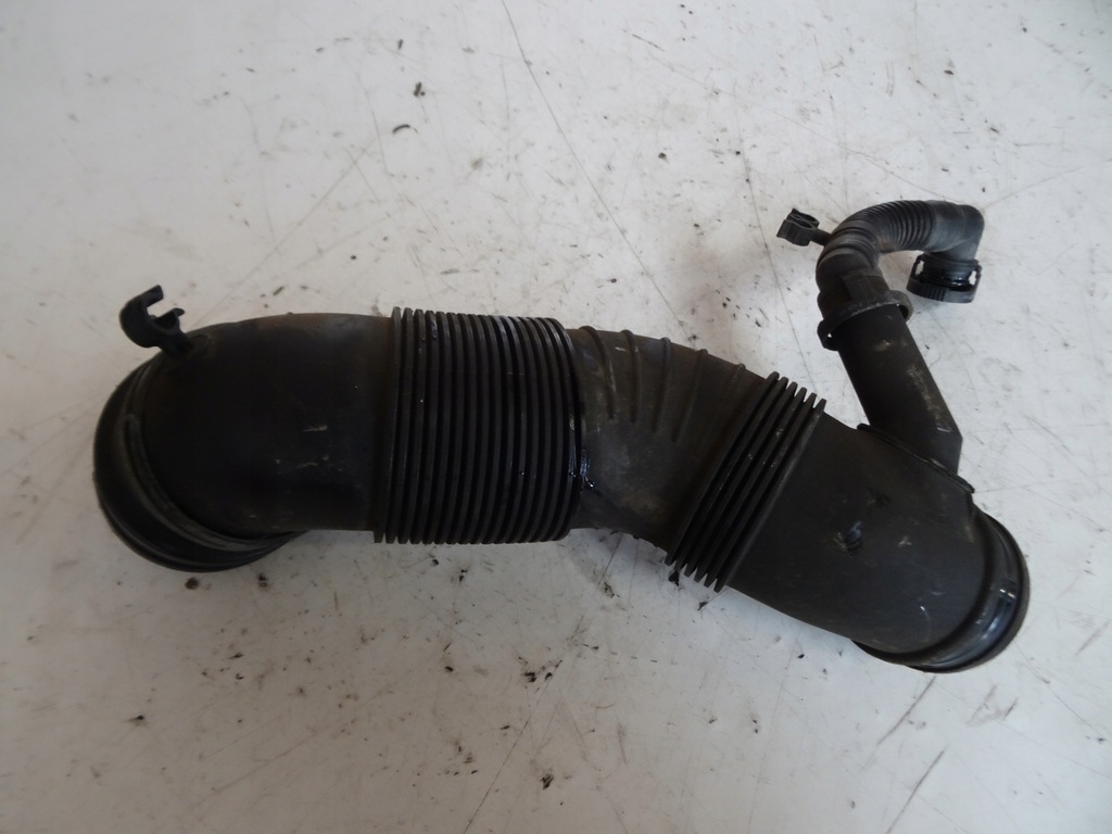 фото №1, Труба воздуха audi q3 2.0tdi 5n0129858
