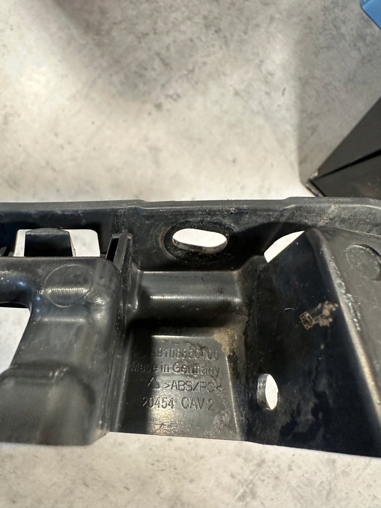 фото №7, Mercedes sprinter 907 910 направляющая кронштейн крыла