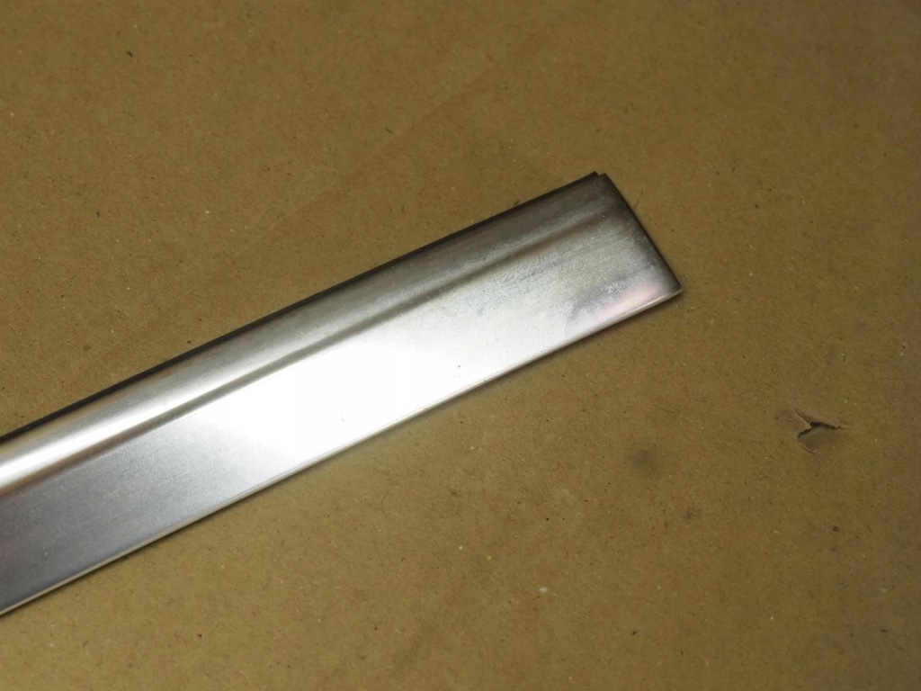 фото №8, Mercedes w246 молдинг ущільнювач скло правий перед 2467250282