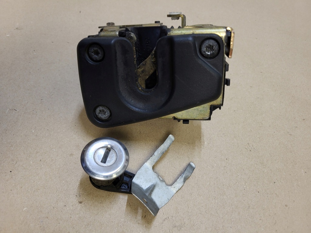 фото №9, Замок с дверь правых винтики вкладка защита привод renault twingo i оригинальный номер eu