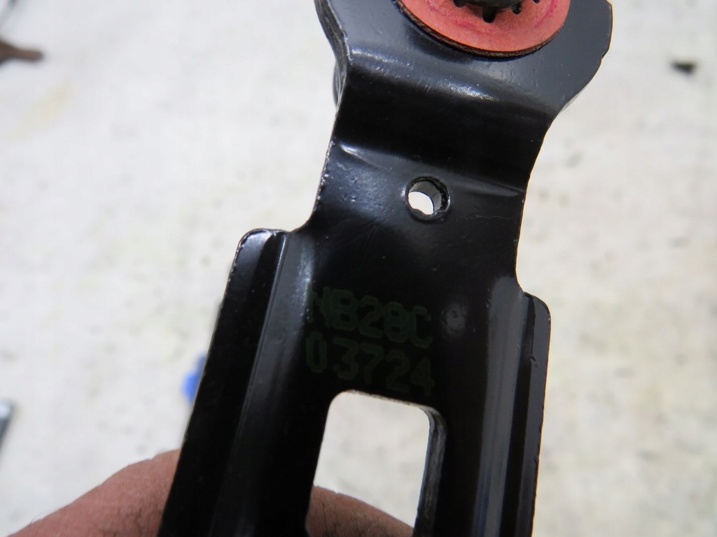 фото №4, Регулировка высоты поперечина левая правая rio iv v 17-