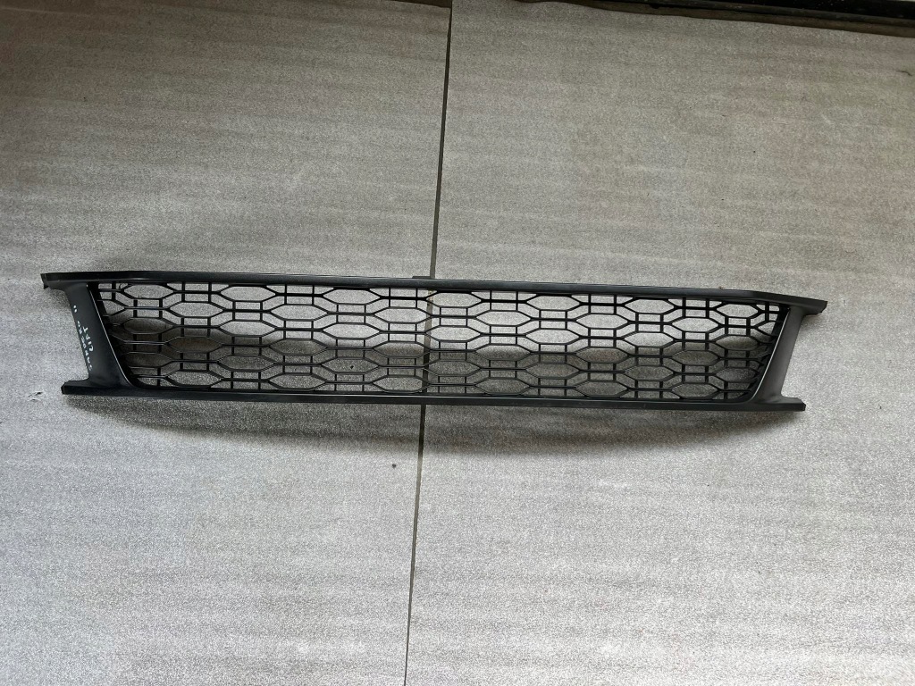 фото №1, Dacia logan ii sandero ii решітка бампера середня