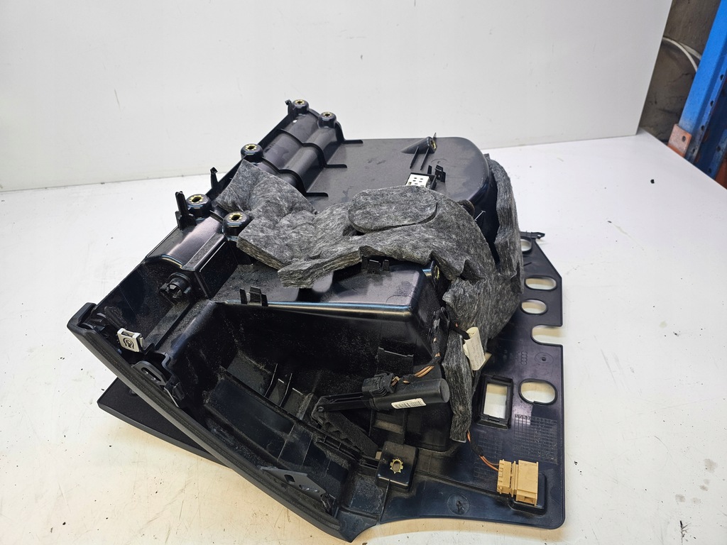 фото №7, Бардачок пассажира audi q5 8r 8r1857035d 6ps