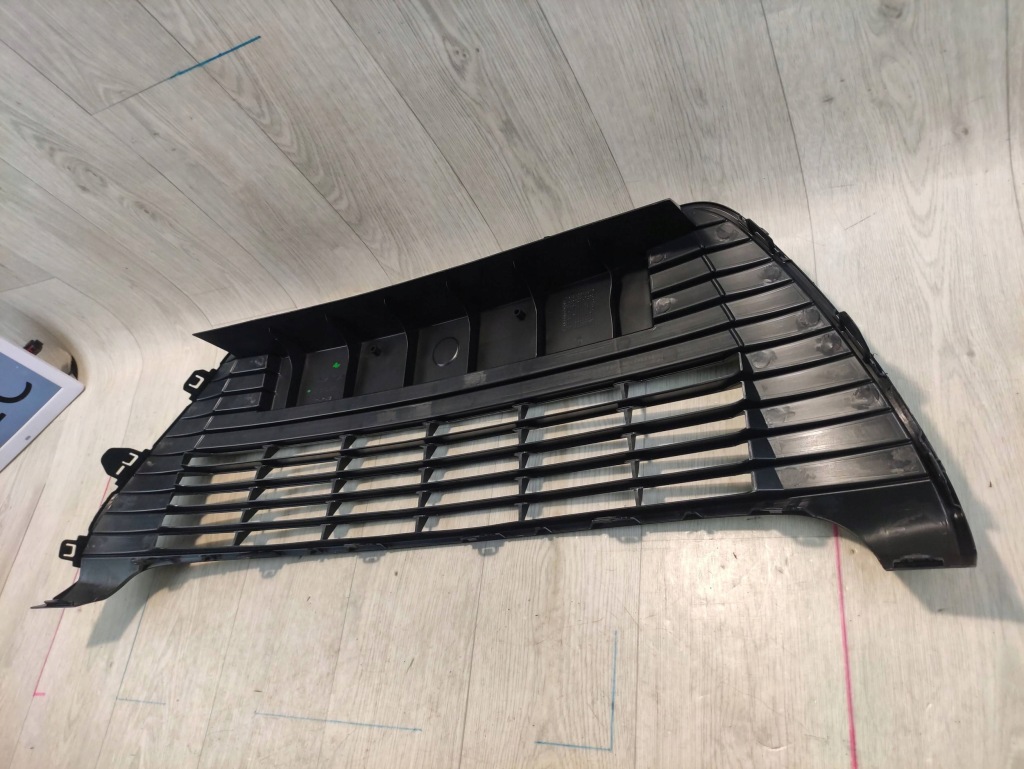 Toyota yaris 12-14 решётка средняя бампера 531120d250 Цена