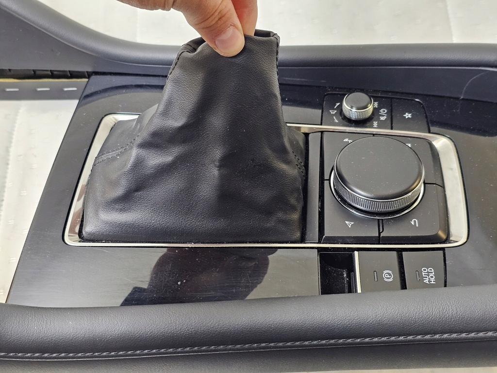 фото №7, Защита dekor переключатель переключения передач туннель чехол mazda 3 iv bp