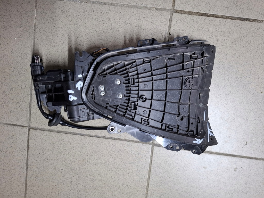 фото №1, Kia ev6 кришка зарядний пристрій роз'єм